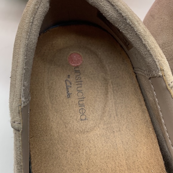 Clarks Unstructured Trish Bone Taupe Suede Penny Loafer Size 8.5. MCL3937B - Picture 3 of 10